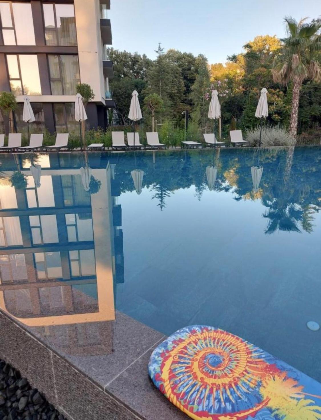 Pool View Azur Deluxe & *