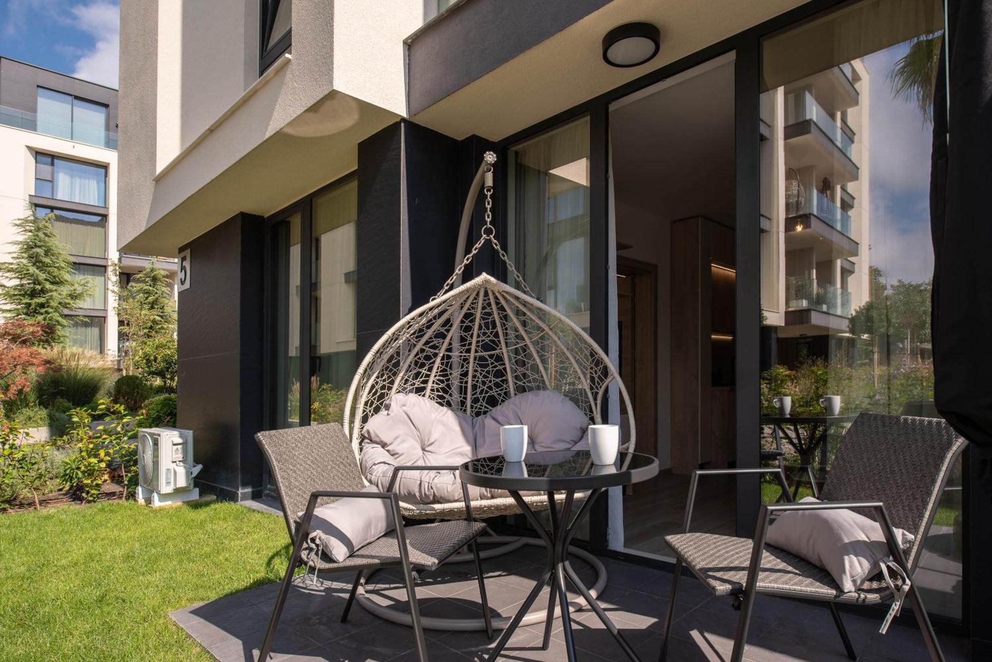 Pool View Azur Deluxe & Varna