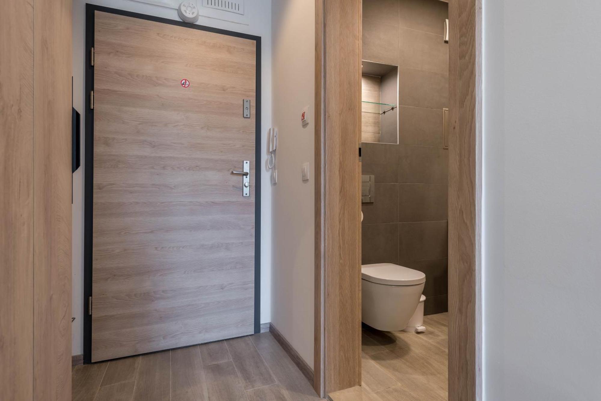 Pool View Azur Deluxe & Appartamento Varna